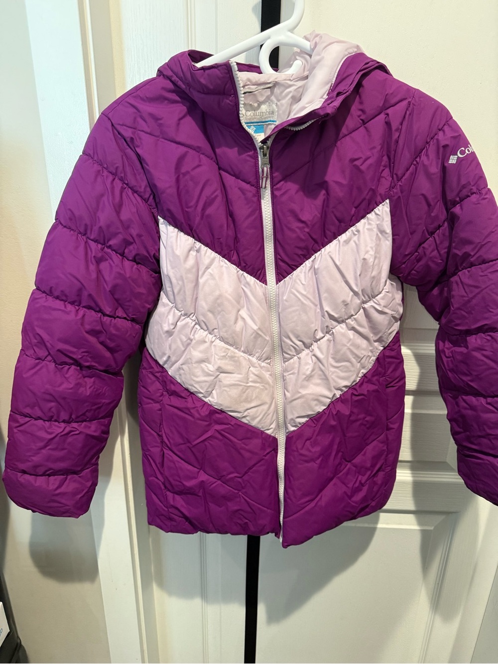 Columbia Artic Blast Purple and Light Pink Chevron Hooded Puffer Jacket - L